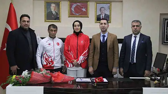 Dünya 3'üncüsü Ahsen Duran memleketi Elazığ'da