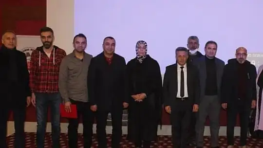 Elazığ'da 'çalışma ve motivasyon' konferansı düzenlendi