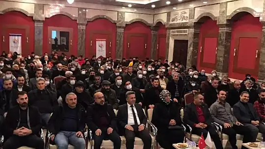 Elazığ'da 'çalışma ve motivasyon' konferansı düzenlendi
