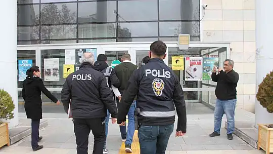 Elazığ'da 19 suç kaydı bulunan şüpheli yakalandı