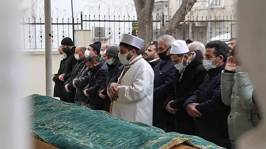 Elazığ'da ağabey ve kardeş 2 saat arayla hayatını kaybetti
