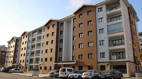 Konutlarının anahtarlarını alan depremzedeler, büyük mutluluk yaşıyor