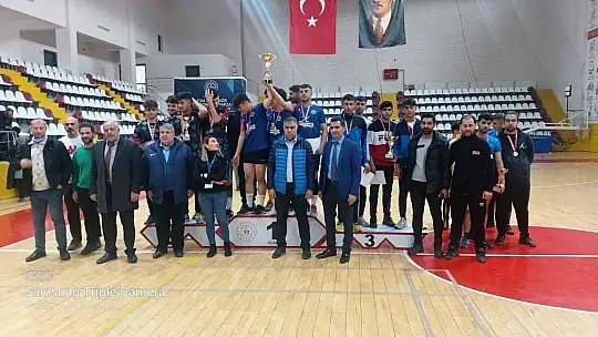Elazığ'da badminton müsabakaları sona erdi