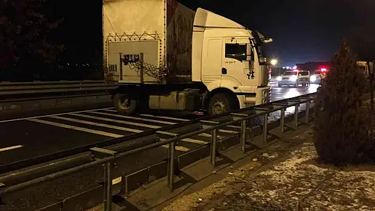 Elazığ'da buzlanma kazaları da beraberinde getirdi: 9 yaralı