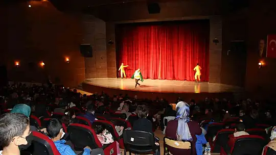 Elazığ'da çocuk tiyatrosuna yoğun ilgi