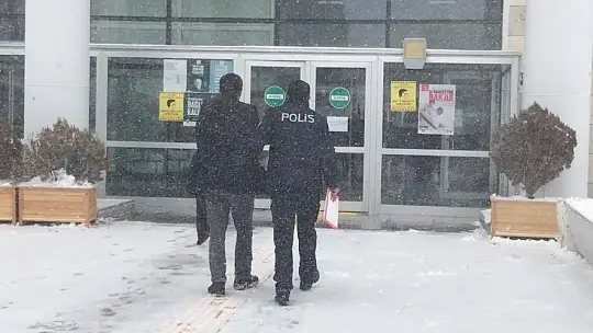 Elazığ'da depo faresi yakalandı