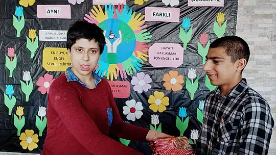 Elazığ'da engelliler dolasıya eğlendi