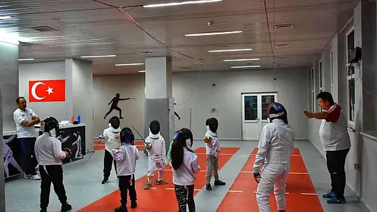 Elazığ'da eskrim antrenmanları başladı