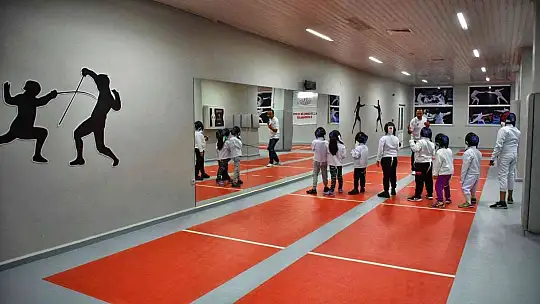 Elazığ'da eskrim antrenmanları başladı