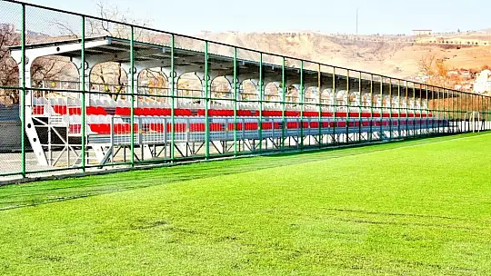 Elazığ'da ilçe sahaları yenileniyor