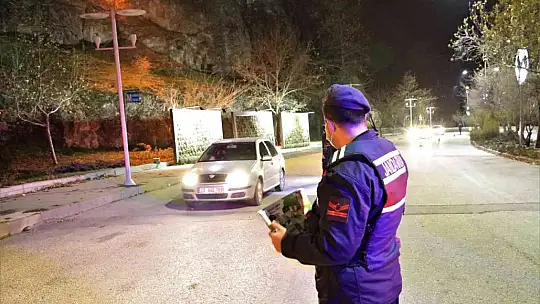 Elazığ'da jandarmadan tarihi Harput'ta -10 derecede yeni yıl denetimi