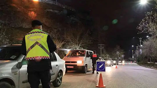 Elazığ'da jandarmadan tarihi Harput'ta -10 derecede yeni yıl denetimi