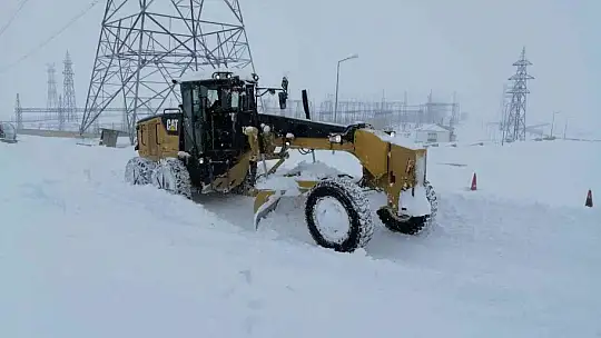Elazığ'da kapalı köy yollarının 520'si açıldı