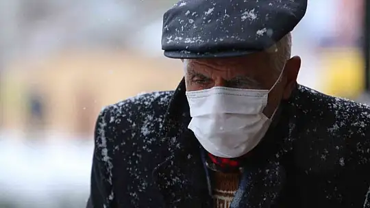 Elazığlılar kar yağışını sevinçle karşıladı