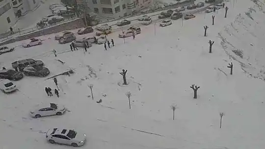 Buzlanma beraberinde zincirleme kazaları da getirdi