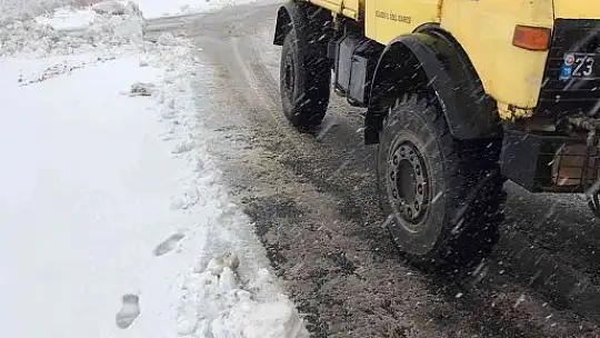 Elazığ İl Özel İdaresi karla mücadele çalışmalarını sürdürüyor