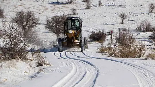 Elazığ'da karla mücadele sürüyor