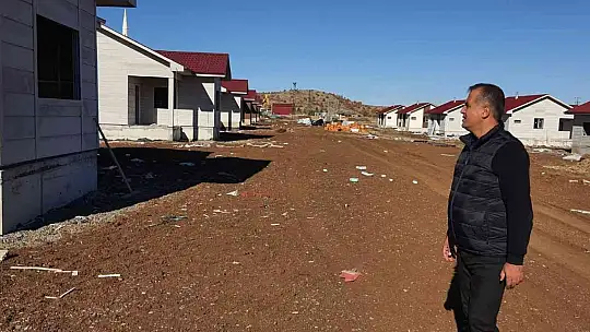 Elazığ'da köy konutlarının yapımı sürüyor