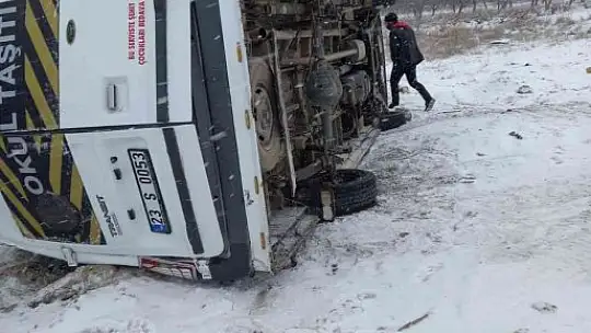 Yoğun kar yağışı nedeniyle kazalar art arda geldi
