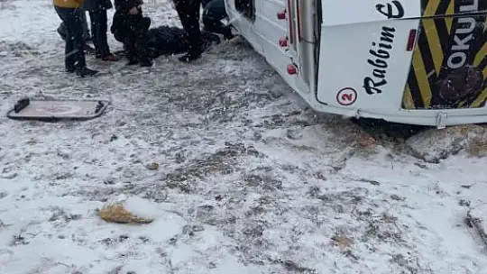 Yoğun kar yağışı nedeniyle kazalar art arda geldi