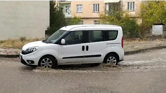 Elazığ'da sağanak yağış etkili oldu