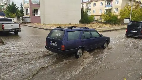 Elazığ'da sağanak yağış etkili oldu