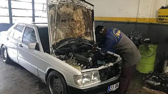 Elazığ'da soğuklar arttı, ustalar sürücülere kış bakımını hatırlattı