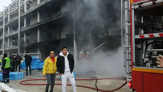 Elazığ'da stadyumdaki yangın söndürüldü