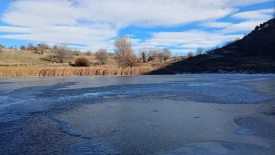 Elazığ'da Sülüklü Göl buz tuttu