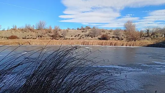 Elazığ'da Sülüklü Göl buz tuttu