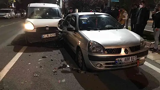 Elazığ'da trafik kazası: 2 yaralı