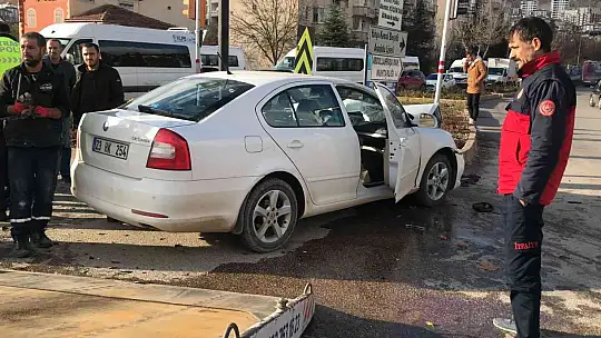 Elazığ'da trafik kazası: 3 yaralı
