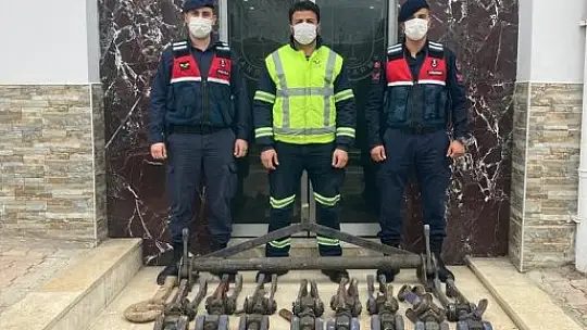 Elazığ'da vagonların bağlantı kancalarını çalan şüpheliler yakalandı