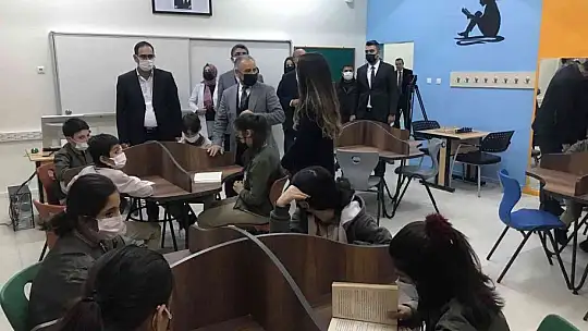 Elazığ'da yapımı tamamlanan kütüphanenin açılışı yapıldı