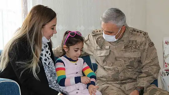 İl Jandarma Komutanı Albay Ali Yıldız, çağrıya kayıtsız kalmadı