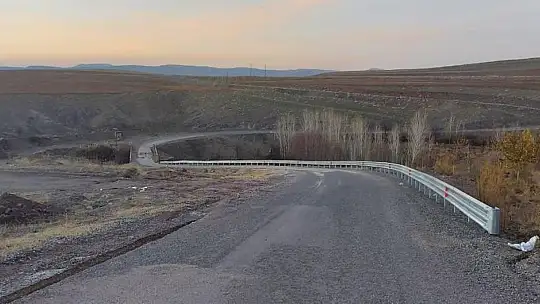 Elazığ İl Özel İdaresi ekipleri çalışmalarını sürdürüyor