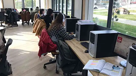 Dijital kütüphane 7'den 70'e her kesimden ilgi görüyor