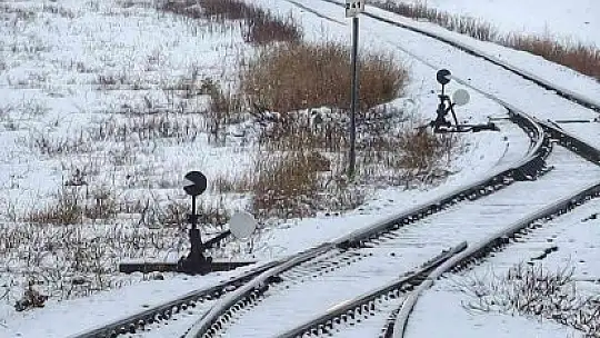 Elazığ-Tatvan arası tren yolculuğundan muhteşem kış manzaraları