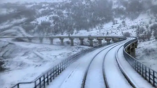 Elazığ-Tatvan arası tren yolculuğundan muhteşem kış manzaraları