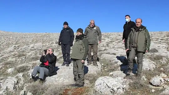 Elazığ Valisi Toraman, dağ keçilerini izleme çalışmasına katıldı