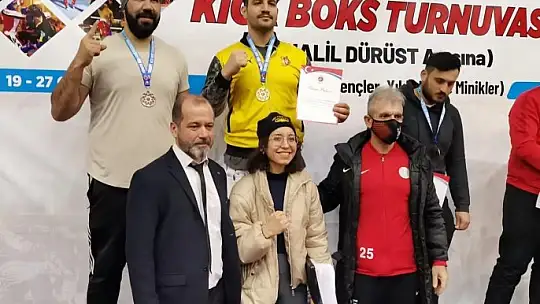 Elazığlı kick boksçular Ordu'da 10 madalya aldı