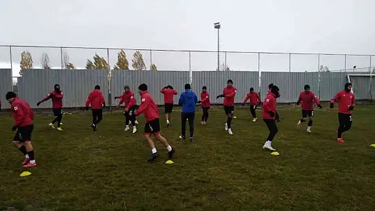 Elazığspor, Arnavutköy Belediye Gençlikspor maçına hazırlanıyor