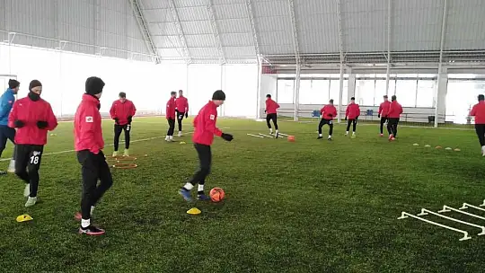 Elazığspor, halı sahada hazırlıklarını sürdürüyor