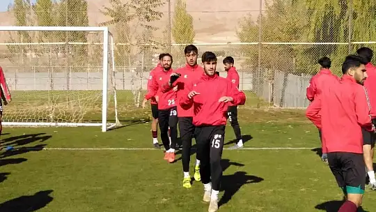 Elazığspor tam kadro çalıştı