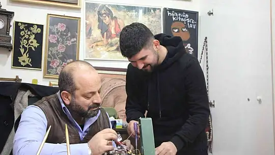 Emekli askerin hayran bırakan antika koleksiyonu