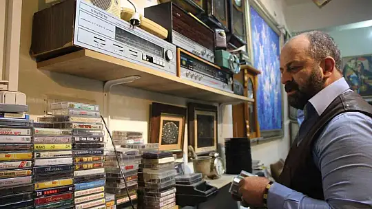 Emekli askerin hayran bırakan antika koleksiyonu