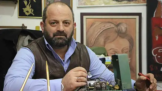 Emekli askerin hayran bırakan antika koleksiyonu