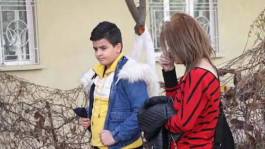 Eski sevgilisinin evini benzin döküp ateşe verdi
