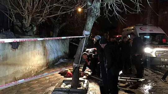Evine giderken bir anda kendini yeraltında buldu, itfaiyenin 2 saatlik çalışması ile kurtarıldı