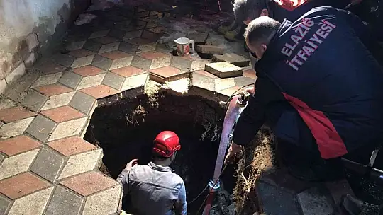 Evine giderken bir anda kendini yeraltında buldu, itfaiyenin 2 saatlik çalışması ile kurtarıldı